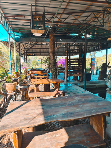 Outdoor dining 5, Phakphing Erawan Homestay, Si Sawat