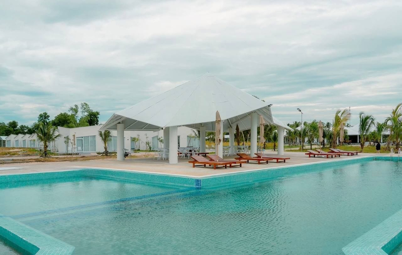 Pool 5, MN Koh Kong Resort, Smach Mean Chey