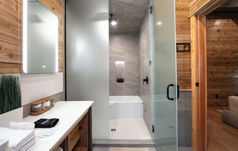 Bathroom 3, Boulder Mountain Resort, Columbia-Shuswap