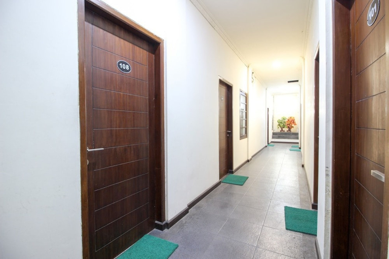 Others 5, Reddoorz Near Solo Square, Solo
