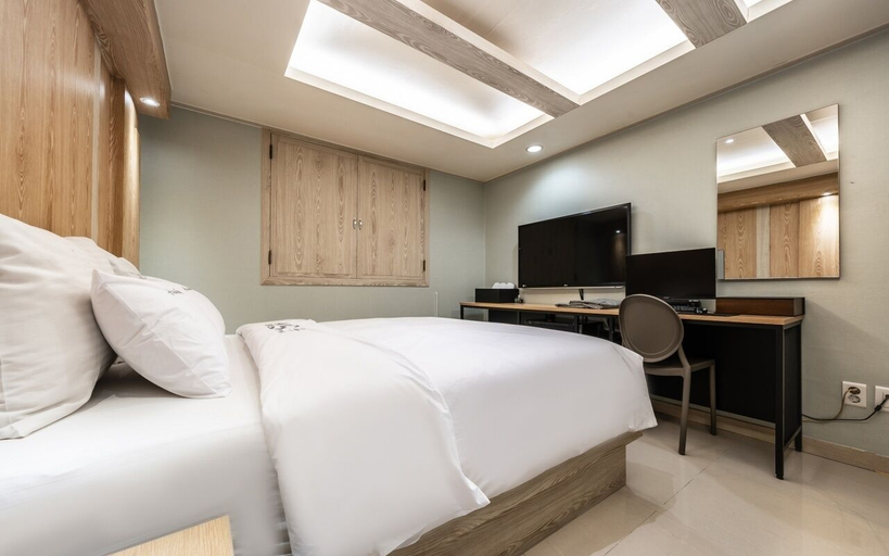 Bedroom 4, Suwon Haenggung-dong Sunstar, Suwon