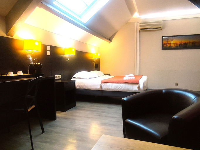 Others 5, Logis Hotel Black and Green, Haute-Vienne