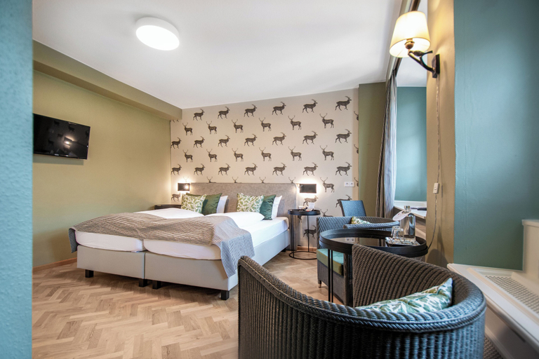 Bedroom 3, Romantik Hotel Barbarossa, Konstanz