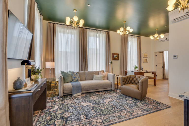 Living area 3, The Downtown Post The Brady Suite, Carter