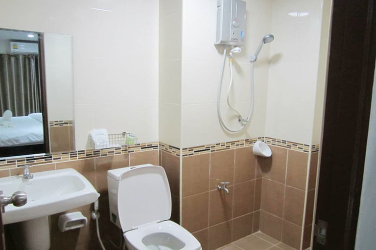 Bathroom, Maharaj Grand, Muang Nakhon Si Thammarat