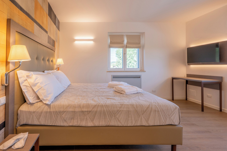 Room 2, Borgo Riparossa, Grosseto
