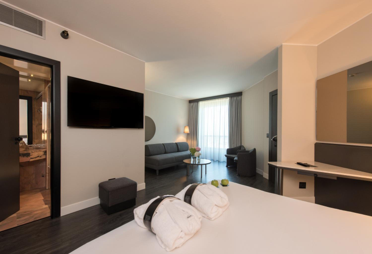 Bedroom 3, The Nicolaus Hotel Bari, Bari