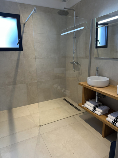 Bathroom 5, Les villas Vangarone, Corse-du-Sud