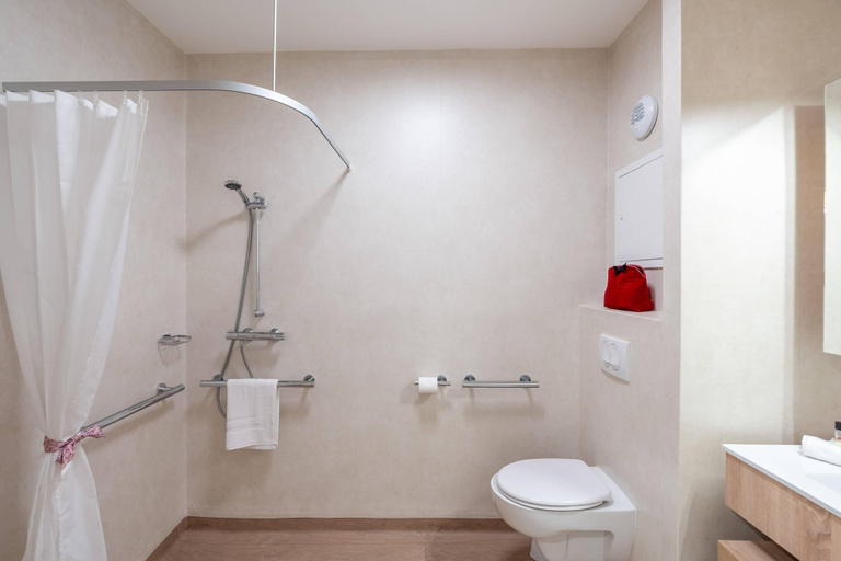 Bathroom 2, Quality Aparthotel Nancy Zenith, Meurthe-et-Moselle
