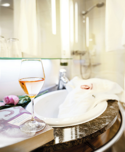 Bathroom 4, Romantik Hotel Barbarossa, Konstanz