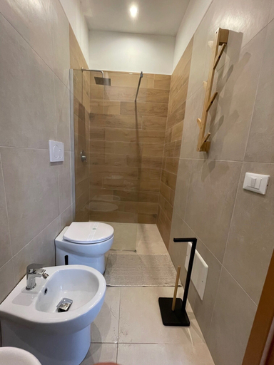 Bathroom 3, Poésia Apartments, Lecce
