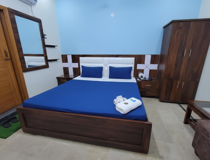 Bedroom 5, Airport Guest House, Karachi