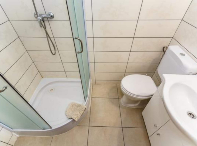 Bathroom 2, Family Apartmani Sara Malinska, Malinska-Dubašnica