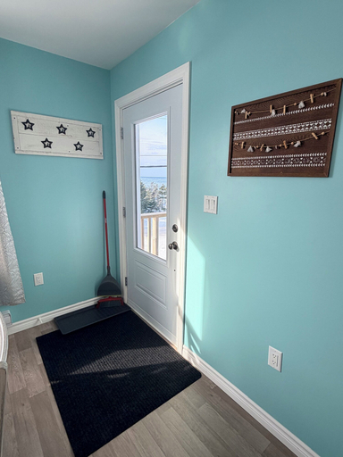 Interior 5, Drift Ashore House, Division No. 9