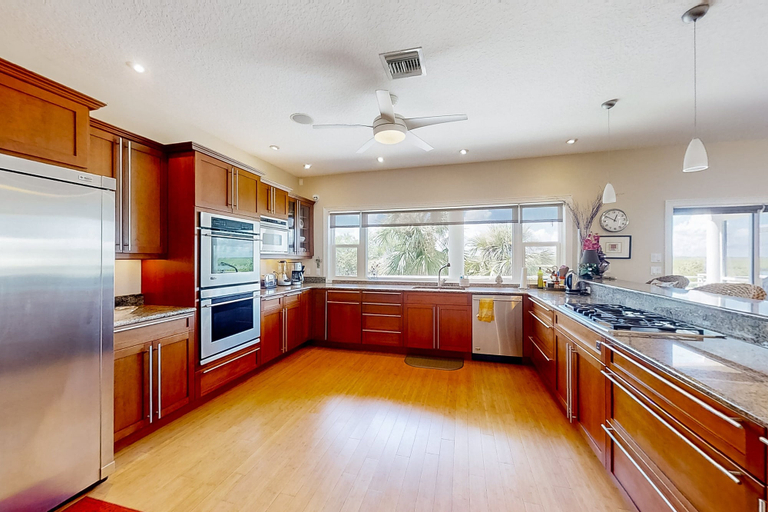 Private kitchen 3, NSB Indian River Waterfront Gem, Volusia