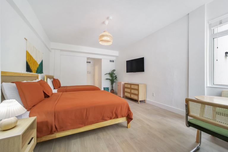 Bedroom 2, Tropics Hotel, Miami-Dade