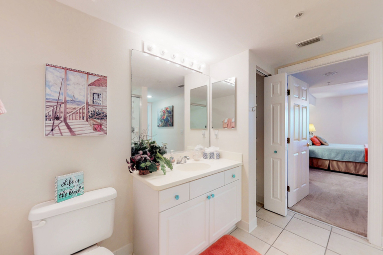 Bathroom 2, Daytona Grande Towers - Ocean Paradise 702, Volusia