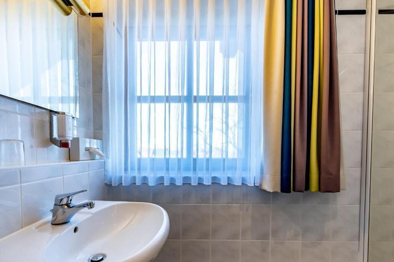 Bathroom 5, Servus Gelting, Bad Tölz-Wolfratshausen