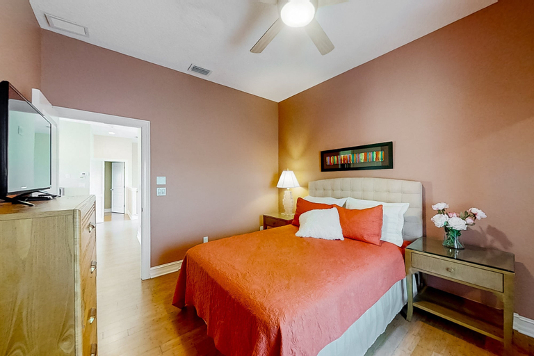 Room 5, NSB Indian River Waterfront Gem, Volusia