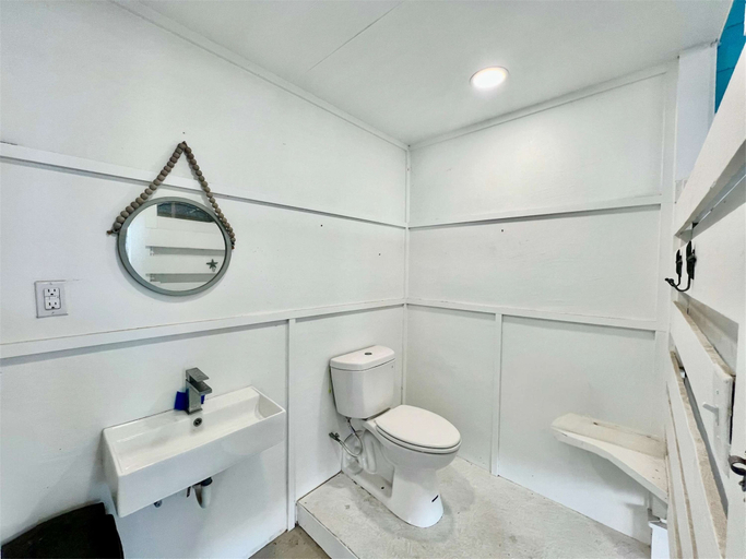 Bathroom 4, Dockside Dream Home for 10, Galveston