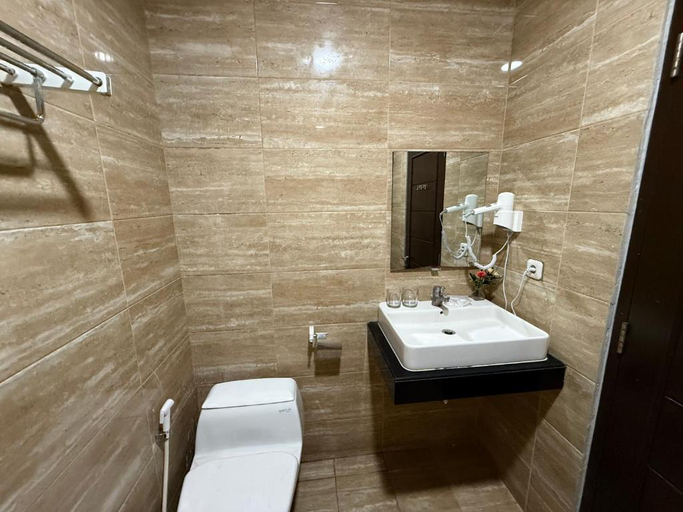Bathroom 5, Hotel Grand Kerinci Sungai Penuh, Kerinci
