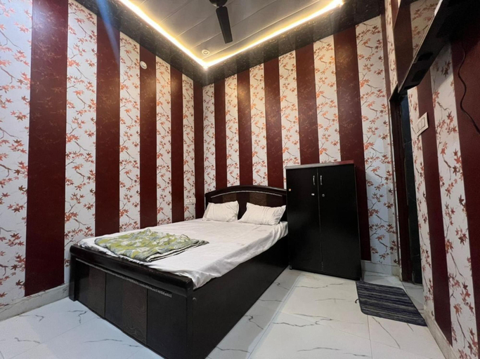 Room 5, Maa Yashoda Devi Residency, Mathura