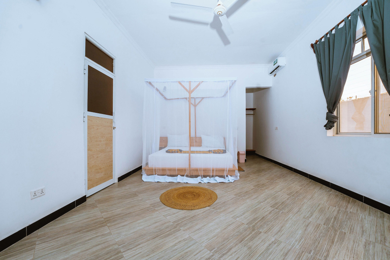 Room 3, Farashuu Luna Villa, Kaskazini 'A'
