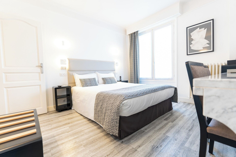 Bedroom 2, Hotel D'Angleterre, Marne