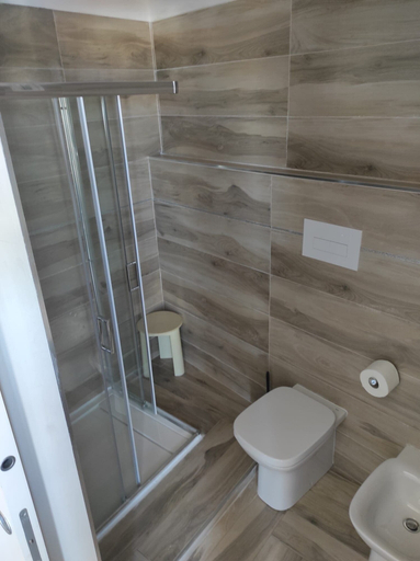 Bathroom 5, My Hotel, Foggia