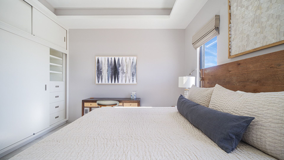 Room 4, Casa Especial, Cass