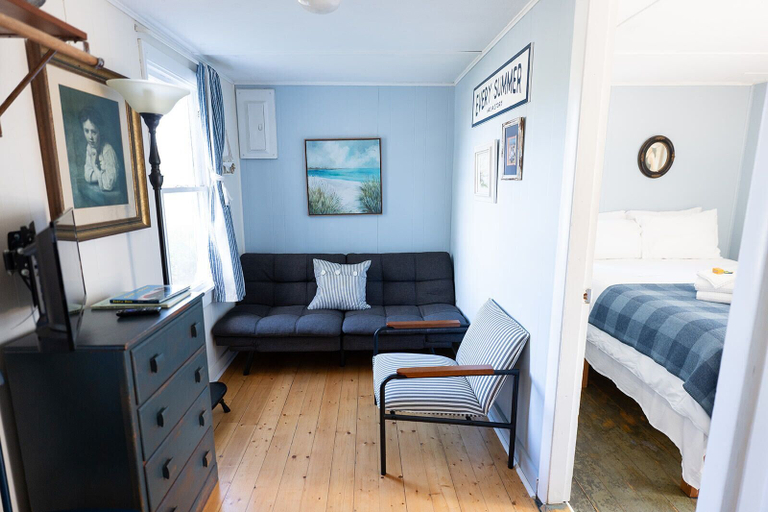 Room 5, Bar Harbor Cottages & Suites, Hancock