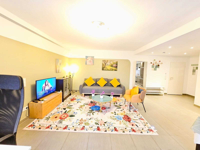 Living area 2, Exceptional 1BR Apartment in center, Luxembourg