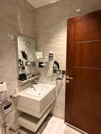 Bathroom 5, S-Twin Hotel