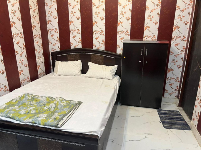 Room 2, Maa Yashoda Devi Residency, Mathura