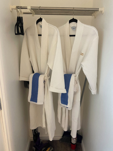 Bathroom amenities, Golden Spa Suite, Lambton