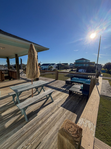 Outdoor dining, Boujee Beach, Galveston