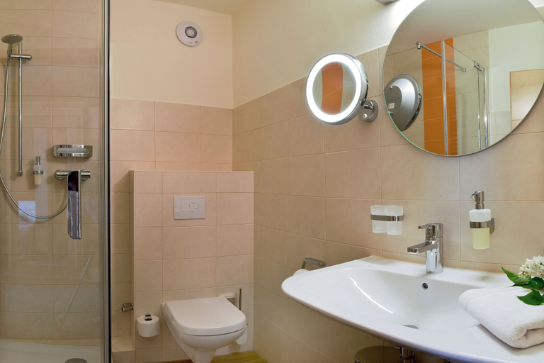 Bathroom 5, SONN IDYLL Aparthotel, Havelland