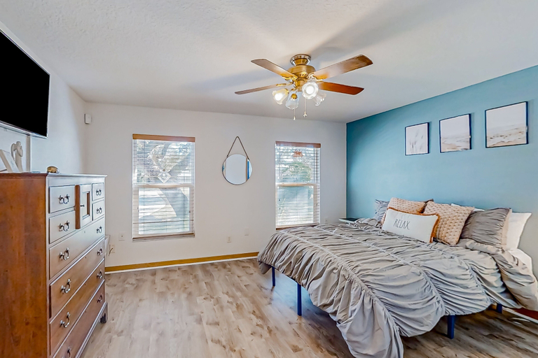 Room 5, Port Orange Linda's Lizard Landing, Volusia