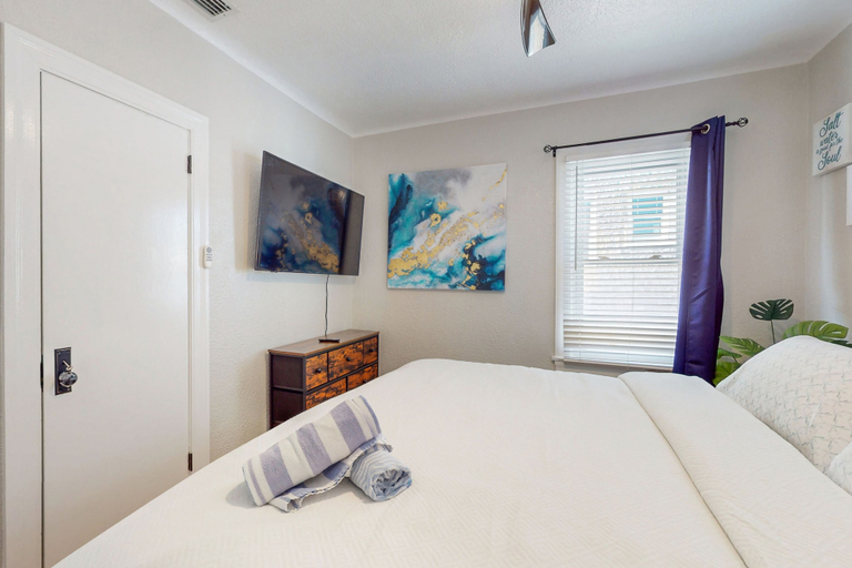 Room 3, Daytona Beach Retreat, Volusia