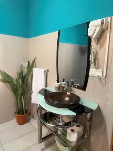Bathroom 3, Residence Padma, Black River