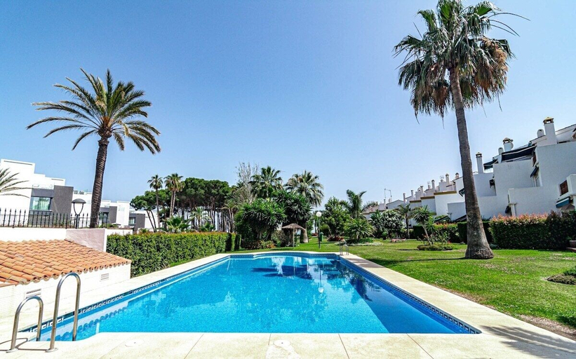 Sport & Beauty 5, PG9 - Andalucian 3-story Townhouse Near Estepona, Málaga