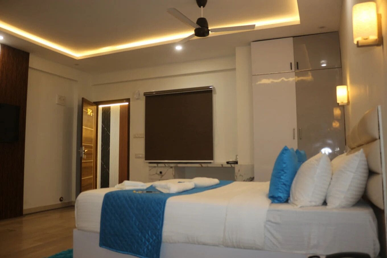 Room 5, Niharika Heights Luxury Hotel, Bangalore