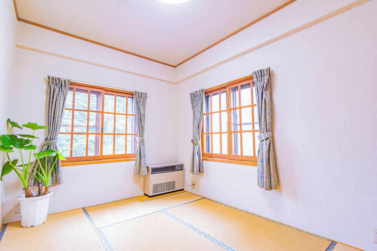 Room 5, The Snowfront Apartment Nabe Sun -HAKUBA GORYU-, Hakuba