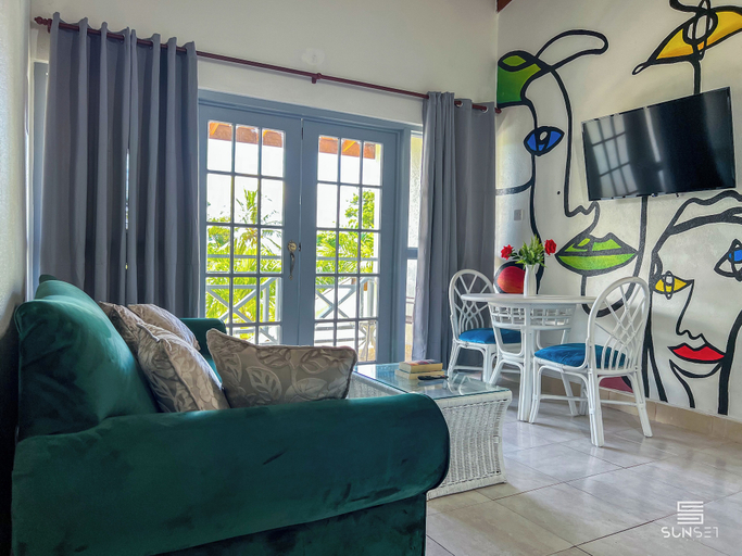 Living area 4, Sunset Lane