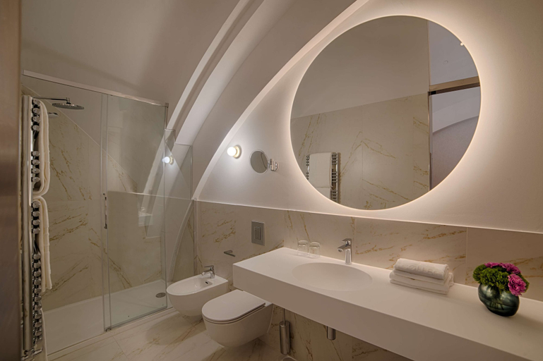 Bathroom 5, NH Collection City Life, Milano