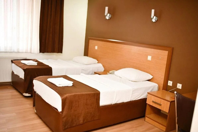 Others 4, ROYAL MUT OTEL, Mut