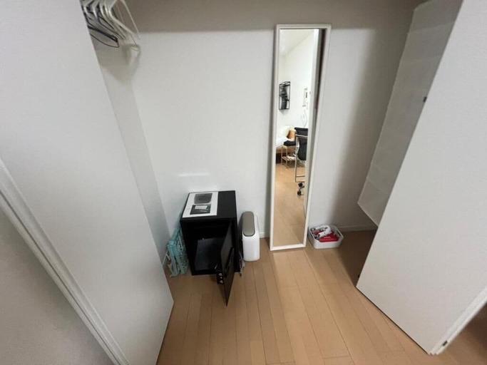 Others 5, One Point Five Hotel, Adachi