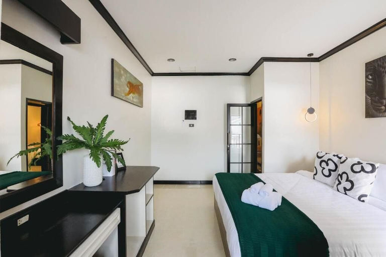 Room 2, WINK CITY PATONG BEACH, Phuket Island