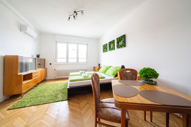 Interior, Pozsonyi Suite – 3Br Family Stay | Ac + Balcony, Budapesti