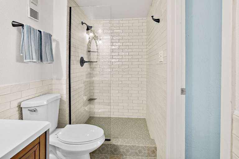 Bathroom 5, NSB Ponce de Leon Towers 507, Volusia